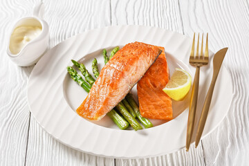 roast salmon fillets with lemon and asparagus
