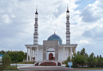 Fototapeta na wymiar 18.07.21 Uralsk, Kazakhstan View of the central mosque of the city