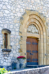 Entrée du temple du Landeron, Neuchâtel, Suisse