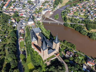 Luftaufnahme vom Schloss Rochlitz in Sachsen