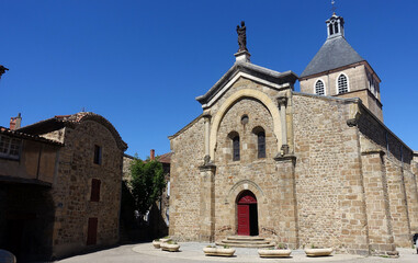 Fototapeta na wymiar Saint Félicien : l'église