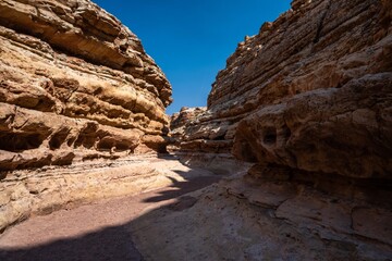 Fototapeta premium An overlooking landscape view of Glen Canyon National Recreation Area, Arizona