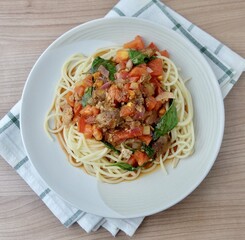 Spaghetti with Pork, Tomato and Sweet Basil