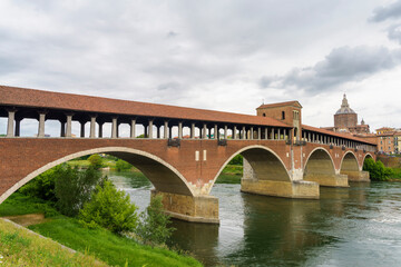Fototapeta na wymiar Pavia, bridge over the Ticino river