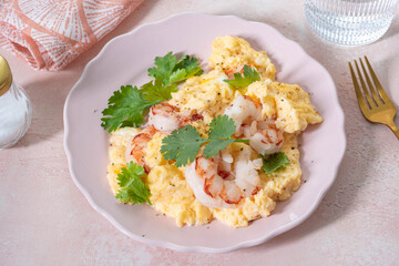 scrambled eggs with shrimp and cilanto