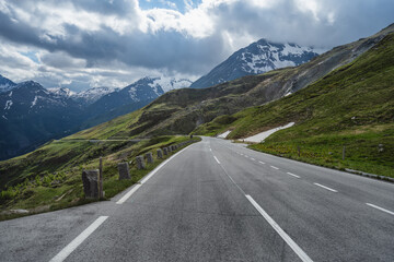 Fototapeta premium Road over mountain pass - Grossglockner, Austria
