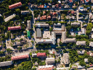 Fototapeta premium bird's-eye view of the streets of the seaside town.