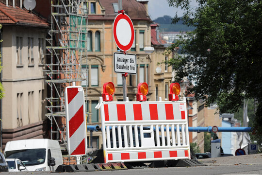 stra&szlig;ensperrung wegen einer baustelle