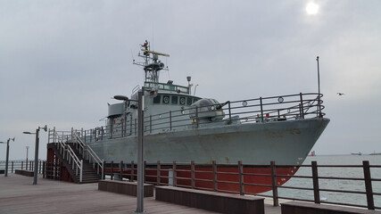 바다 위 함상 공원