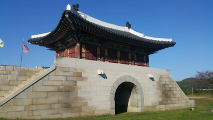 한국의 옛날 방어용으로 지어진 성문