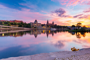 Panorama of National Museum and Voivodeship Office with reflection in river Oder at sunset, Szczecin, Poland - obrazy, fototapety, plakaty