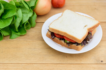 Sandwich tuna in white dish