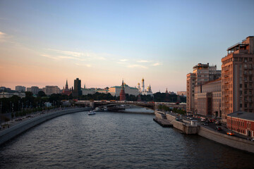 Naklejka premium View of the Moscow River from the Patriarshy Bridge