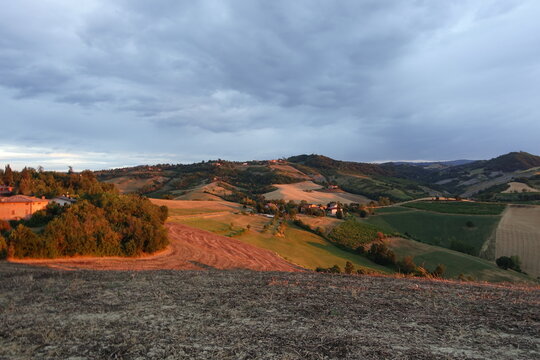 tramonto sulle colline di Fogliano citt&agrave; di Maranello