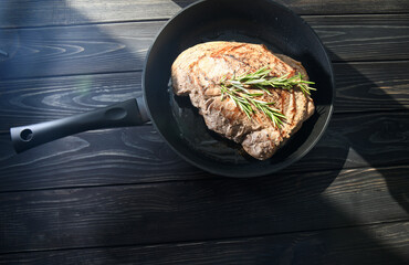 Cooking baked meat in the oven