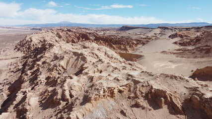 Fototapeta na wymiar Vuelo de Dron sobre la Cordillera de la Sal. Desierto de Atacama