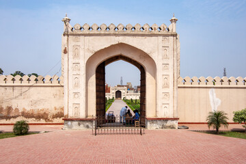 Obraz premium Lahore, Punjab, Pakistan. September 11, 2016. Garden of Mughal Emperors.