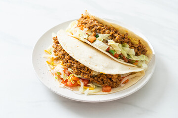 Mexican tacos with minced chicken