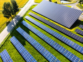 Luftbild eines Solarpark