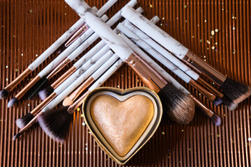 Powder heart and brushes