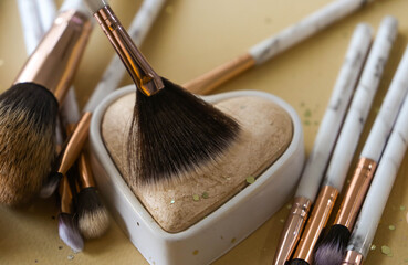 Powder heart and brushes