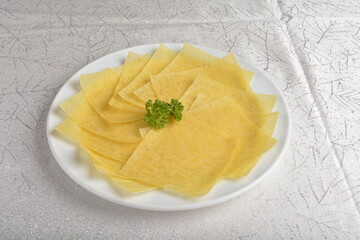 chinese bbq roasted braised whole peking duck meat with slices mango vegetables and herb sauce asian halal menu