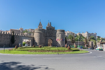 Fototapeta na wymiar View at the New Bisagra Gate, a monumental moorish main gate entrance on Toledo fortress