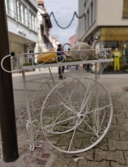 Fototapeta na wymiar design decorative bicycle in the street