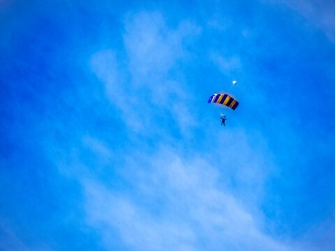 Parachutist