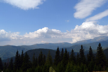 Fototapeta na wymiar Panorama of Parang mountains, mountains in the Southern Carpathians 