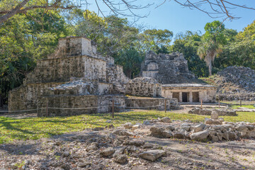 Ancient maya building at Muyil Archaeological site, Quintana Roo, Mexico - obrazy, fototapety, plakaty