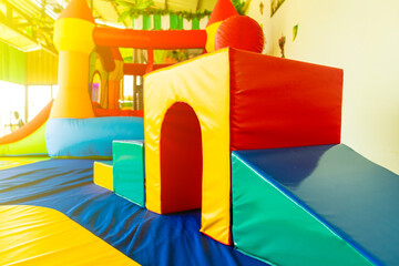 Area de juegos para niños sin personas © STOCKEROcr