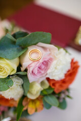 beautiful wedding details, rings, bouquet