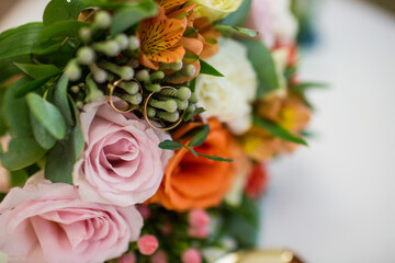 beautiful wedding details, rings, bouquet