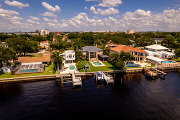Fototapeta na wymiar Mansions in Davis Island Tampa FL