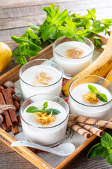 Banana mousse (pudding) for healthy vegetarian dessert. Banana pudding for breakfast