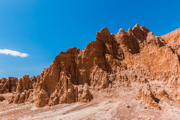 Fototapeta premium Eroded Siltstone Walls of Juniper Draw on The Juniper Draw Trail, Cathedral Gorge State Park, Nevada, USA