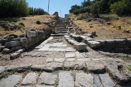 Priene ancient city ruins is an Ionian city established in Aydın S&ouml;ke, approximately 100 km from the ancient city of Ephesus. Turkey