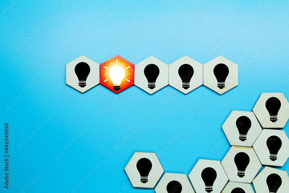 Aufkleber the red hexagon of the bulb lights up and the others dim because there is no idea