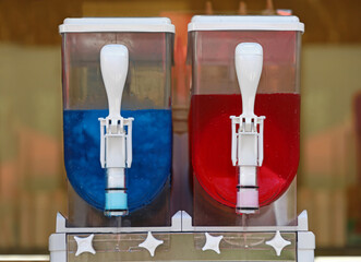 blue and red slush ice machine provide your customers with two delicious flavours