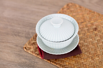 A tureen tea bowl on the mat