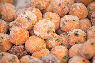 Thai snack: Fried Mung Bean Stuffed Balls (Khanom Khai Hong)