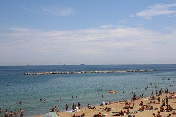 Obraz premium Barcelona summer beach landscape with people