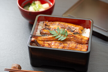 おいしいうな重