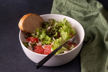 Salad of greens, grapefruit, nuts