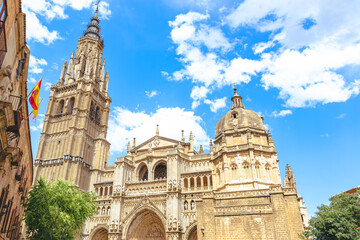 Medieval Cathedral of Toledo, Spain. Santa Iglesia Catedral Primada de Toledo. - obrazy, fototapety, plakaty
