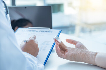 Patients in arm accident, Doctors report health examination results and recommend medication