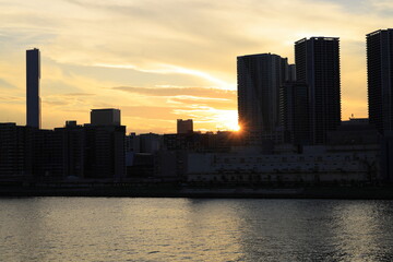 Obraz premium 夕陽に照らされる選手村