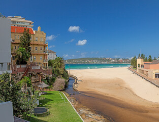 Panoramic picture of Queenscliff Beach near Sydney during daytime sunshine