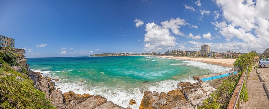 Panoramic picture of Queenscliff Beach near Sydney during daytime sunshine